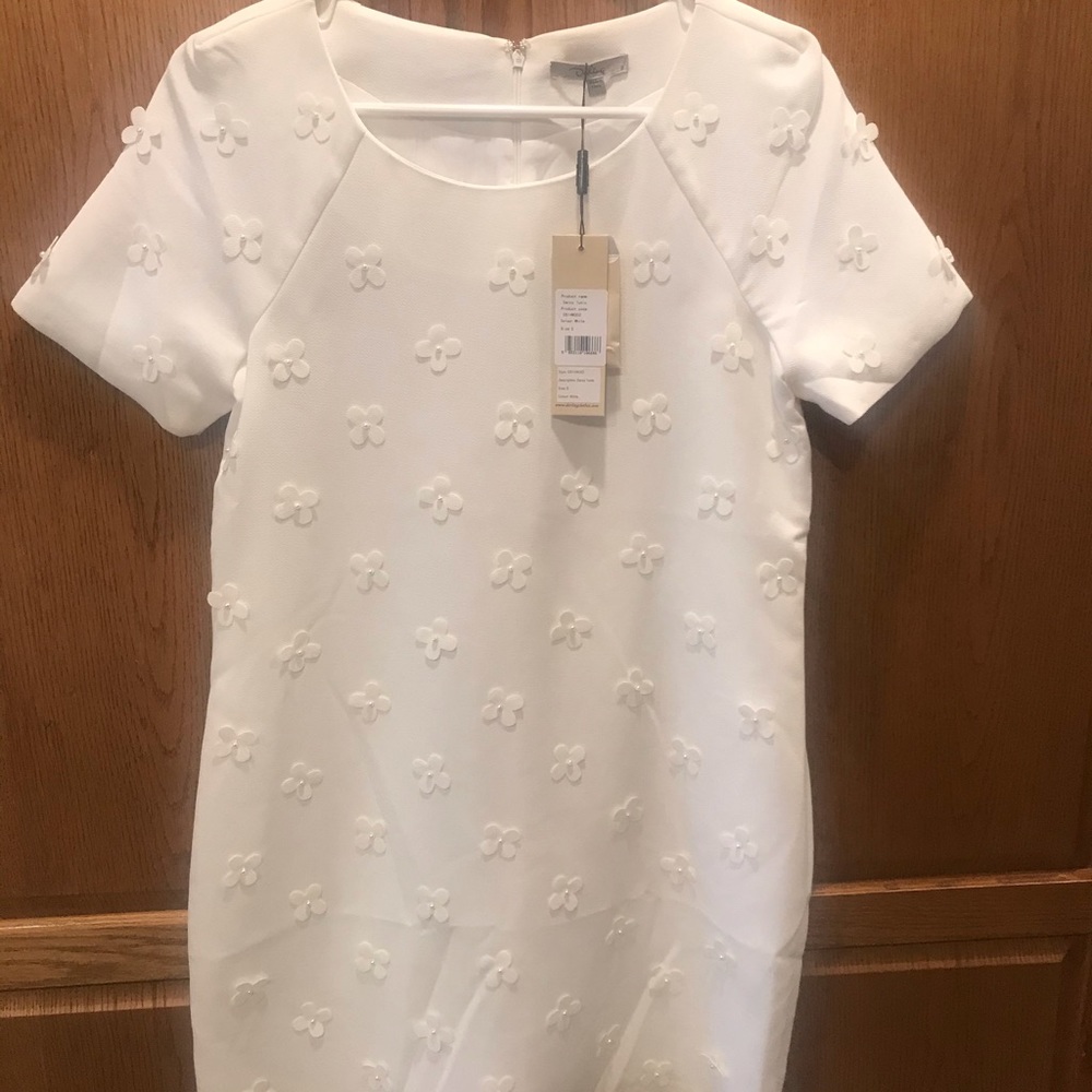 *NEW WITH TAGS* Girl's White Dress Size Small